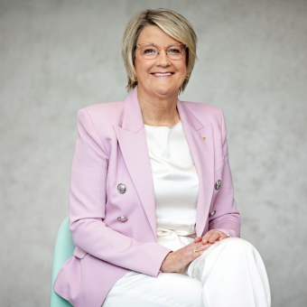 Elizabeth Koff, Precinct Council Chair